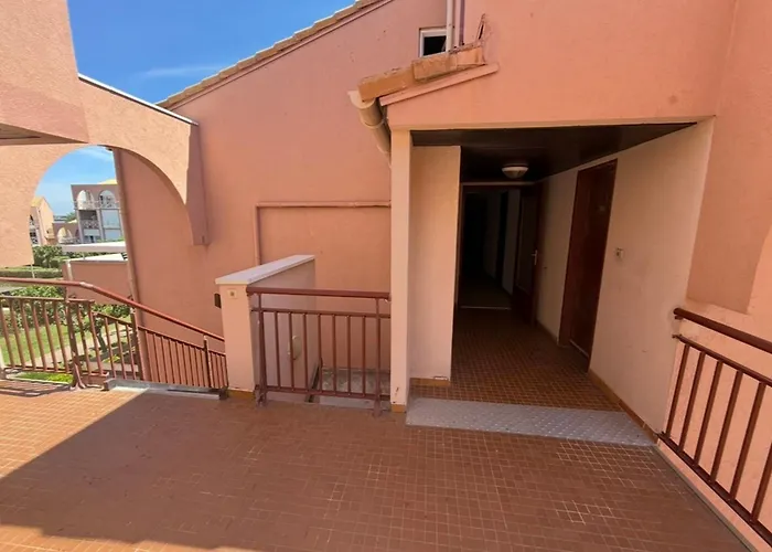 Apartament Pleasant With Balcony Close To The *