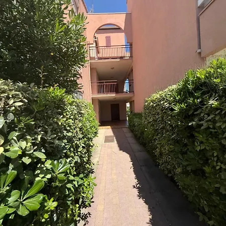 Pleasant With Balcony Close To The Appartement
