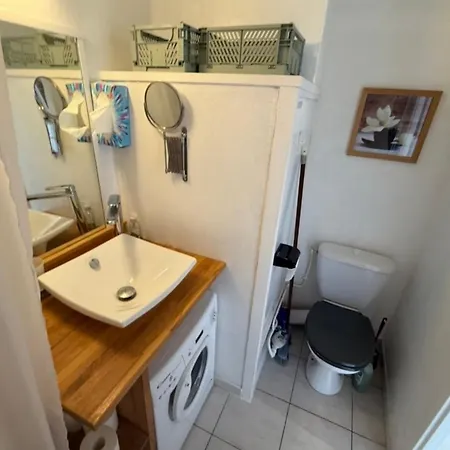Pleasant With Balcony Close To The